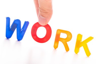 Plastik harfler beyaz arka plan üzerinde izole.