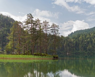 Hintersteiner Lake, mountain lake,  Wilder Kaiser, Tyrol, austria clipart