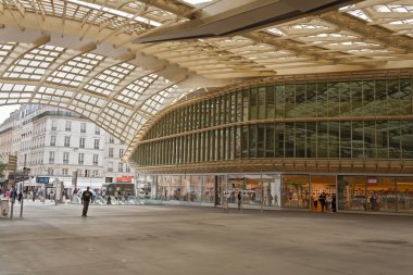 Paris, Fransa - 5 Ağustos 2016: giriş ve gölgelik forum les halles de paris, Fransa
