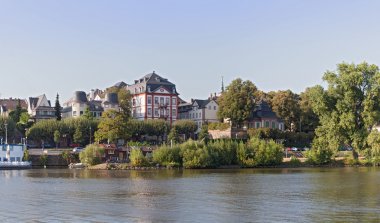 Ana nehrinin Frankfurt Höchst