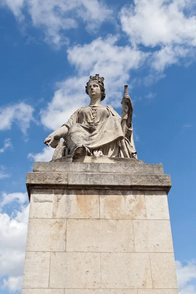 Staty på seine bron pont du carrouselen paris — Stockfoto