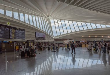 Bilbao, İspanya, Santiago Calatrava tarafından tasarlanan Bilbao Havalimanı yolcu terminali, 29 Temmuz 2018