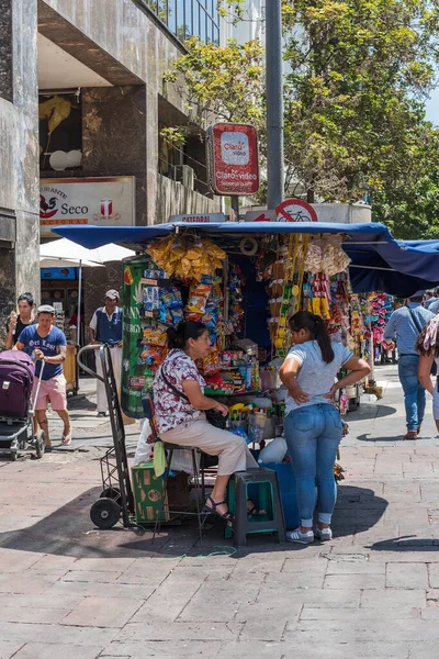 Santiago Chile February 2020 산티아고의 보행자 도로에서 판매소와 — 스톡 사진