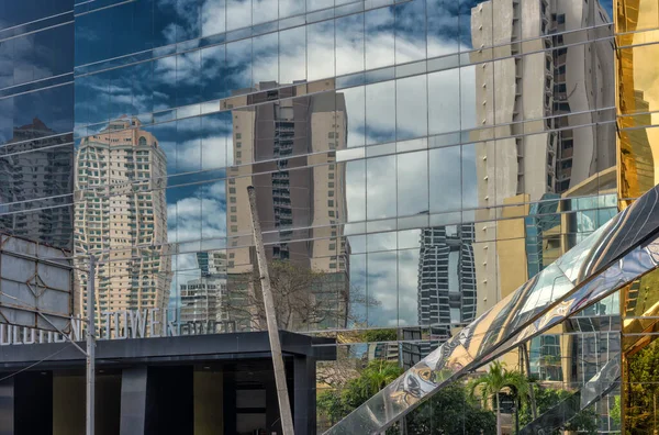 Ciudad Panamá Febrero 2019 Rascacielos Negocios Espejo Ciudad Panamá — Foto de Stock