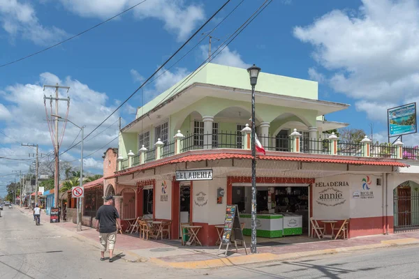 Bacalar México Marzo 2018 Calle Comercial Con Tiendas Restaurantes Bacalar — Foto de Stock