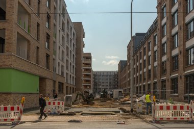 FRANKFURT AM MAIN, GERMANY-AĞUSTOS 23 Ağustos 2021: Gallus, Frankfurt am Main, Almanya 'daki sanayi binası restore edildi 