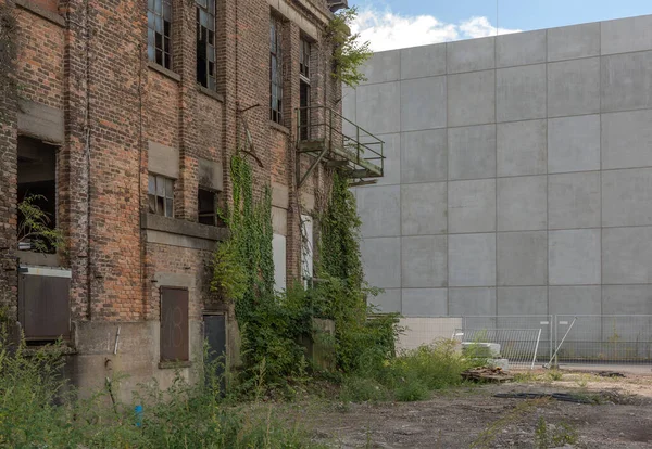 Преобразование Реставрация Старой Фабрики Квартиры — стоковое фото