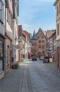 BDINGEN, GERMANY-AĞUSTOS 25, 2018: Budingen, Hesse, Almanya 'nın ortaçağ binalarına bakış
