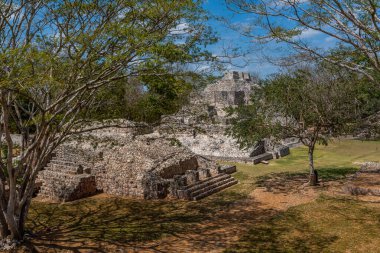 Eski Maya şehri Edzna, Campeche, Meksika 'nın kalıntıları.