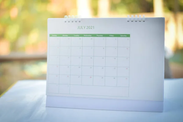 Calendário Branco Sobre Conceito Planejamento Fundo Desfocado — Fotografia de Stock