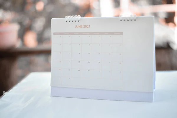 Calendário Branco Sobre Conceito Planejamento Fundo Desfocado — Fotografia de Stock