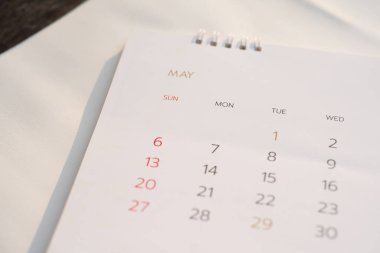 Planlama konseptinde beyaz takvimi kapat.