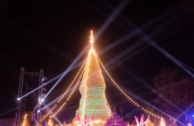 Tayland 'da ışık ve ses festivalinde bulanık ışık.