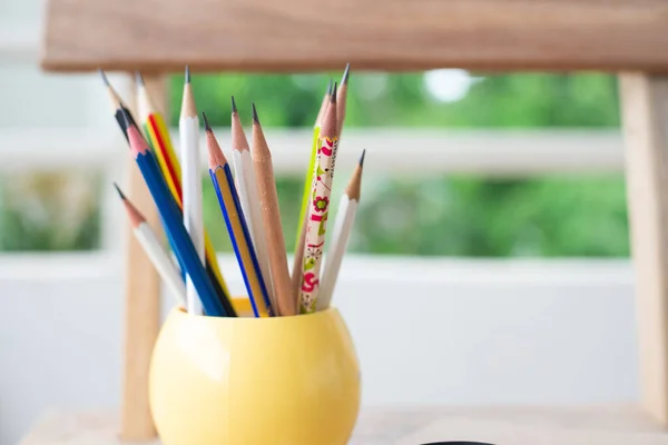 Groupe Coloré Crayon Avec Cahier Sur Table Bois Concept Retour — Photo