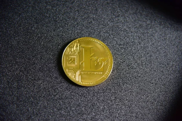 암호학 시장에서 동전을 클로즈업한다 — 스톡 사진