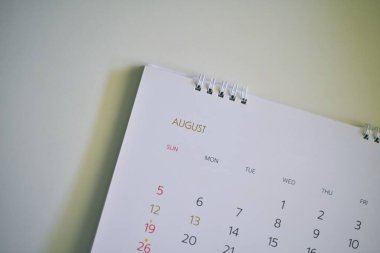 Beyaz ton planlama kavramında bulanık takvim.