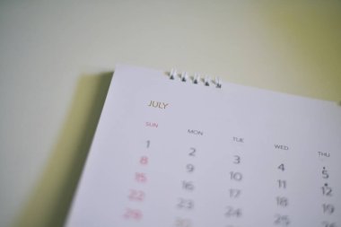 Beyaz ton planlama kavramında bulanık takvim.