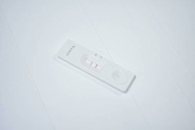 Rapid covid-19 Antijen laboratuvarda. Sonuç pozitif..