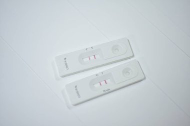 Rapid covid-19 Antijen laboratuvarda. Sonuç pozitif..