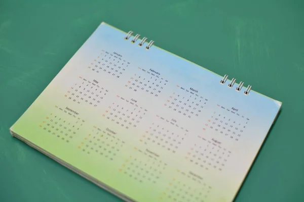 Θολή Ημερολόγιο Πράσινο Φόντο Υφή — Φωτογραφία Αρχείου