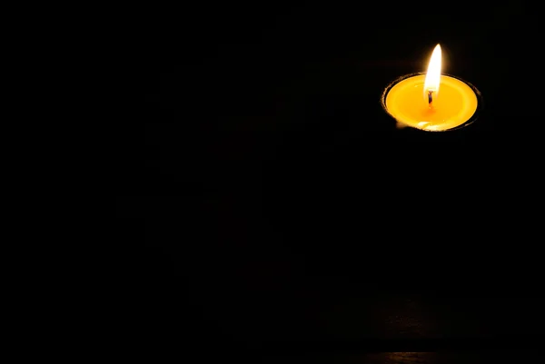 Iluminación de velas — Foto de Stock