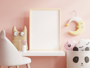 Bir çocuğun odasına yerleştirilmiş posterler, boş bir pembe duvarda 3D görüntüler.
