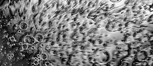 Динамічні Бульбашки Збільшують Макро Абстрактний Фон Чорно Білому — стокове фото