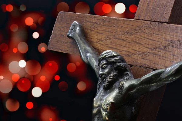 Ježíš Kristus Kříži Náboženské Ozdoby Detailu Vánoční Bokeh Světla Pozadí — Stock fotografie