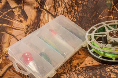 lures kutusunda iplik ve reel balıkçılık
