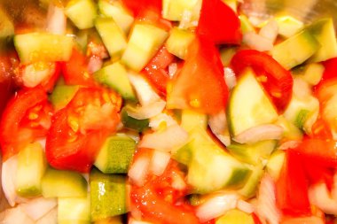 Taze karışık sebze salatası odak dışı