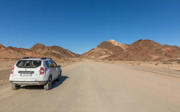 Ais Namibia 2018 乘坐越野车上路的人 — 图库照片