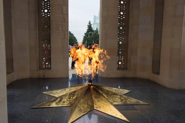 Alley of Martyrs Cemetery and memorial complex in Baku. Shehidler Khiyabani — Stock Photo, Image