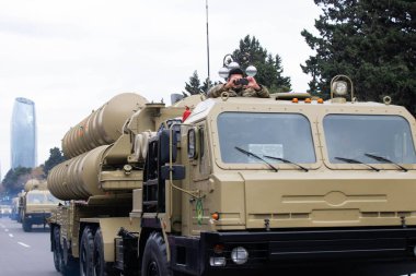 Rus uzun menzilli karadan havaya füze sistemleri S-300 veya NATO rapor adı SA-10 Grumble.