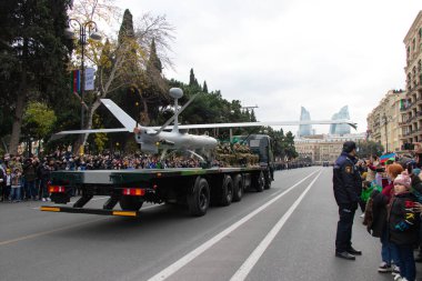 Bakü 'deki Zafer Geçidi - Azerbaycan: 10 Aralık 2020. UAV, Azerbaycan Ordusu 'nun insansız hava araçları.
