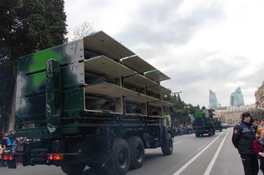 Azerbaycan Zafer Geçidi 'nde IAI Harop anti-radyasyon insansız hava aracı sergisi.
