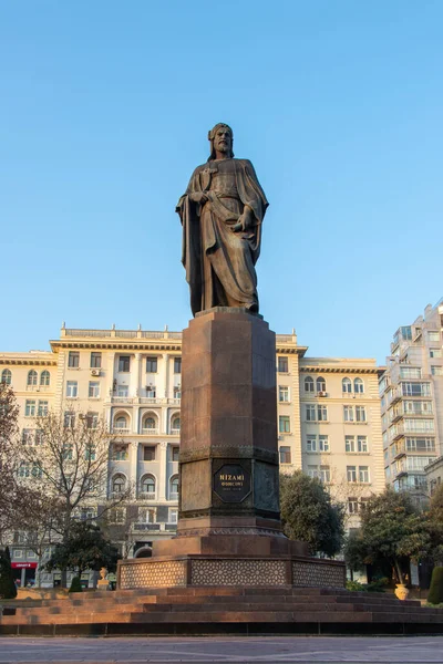 Statue of Nizami Ganjavi in Baku - Azerbaijan. 2 January 2021. — Stock Photo, Image