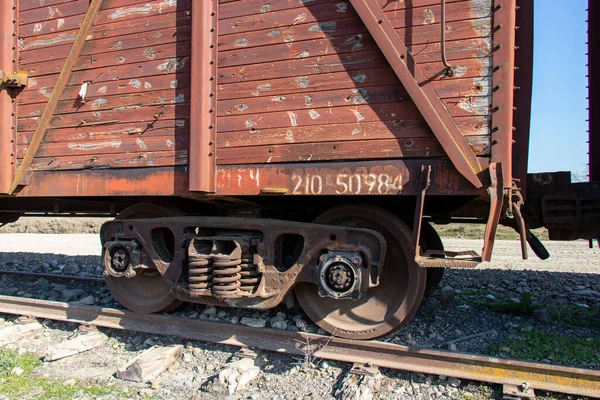Klasik ahşap tren vagonları. Sovyet tarzı yük trenleri. Retro biçimi