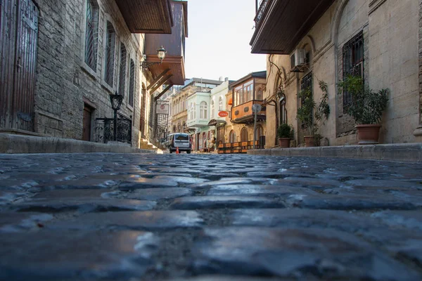 Calles históricas de Bakú, Azerbaiyán. Icheri Sheher es el casco antiguo de Azerbaiyán. Viaje a Azerbaiyán —  Fotos de Stock