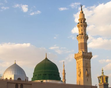 Medine, Mescid Nabawi veya Peygamber Camii. Meşhur Yeşil Kubbe. Madinah al-Munawwarah