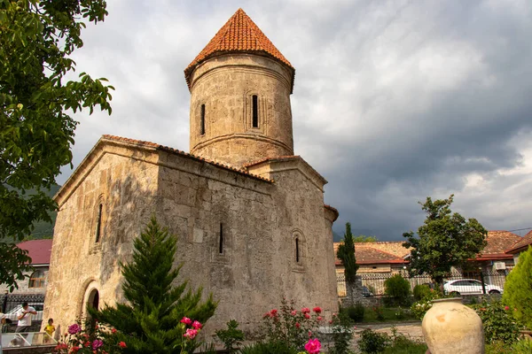 Kafkasya 'daki ilk ve en eski Hristiyan tapınakları. Aziz Elisey Kilisesi Kish, Sheki - Azerbaycan. — Stok fotoğraf