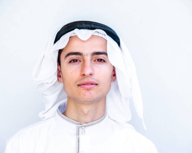 Arap genç adam profili resmi