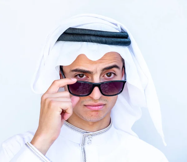 Arabic Young Man Wearing Sunglasses Peeking — Stock Photo, Image