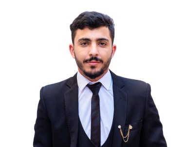 Kendine güveni yüksek bir smokin giyen neşeli genç adam bir sonraki için hazır.