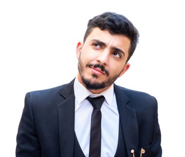 Takım elbiseli bir adam hayatının, işinin ve aşkının geleceğini düşünüyor.