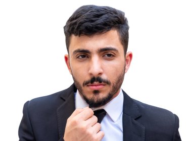 Takım elbiseli bir adam hayatının, işinin ve aşkının geleceğini düşünüyor.