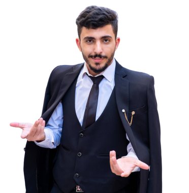 Zafer ve gurur, takım elbisesini omuzlarında taşıyan bir adamın gururu ve gururu. Gururundan diğerlerine kadar diğerlerini bekliyor.