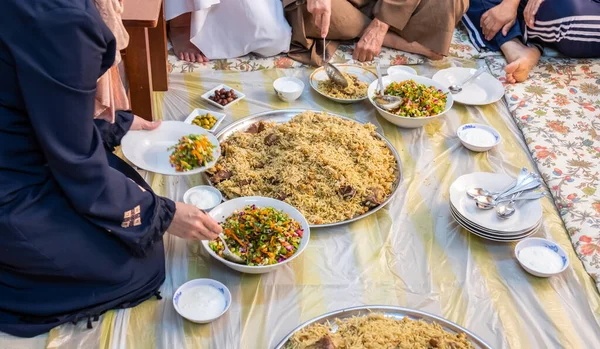 Reunión Familiar Musulmana Para Iftar Ramadán —  Fotos de Stock