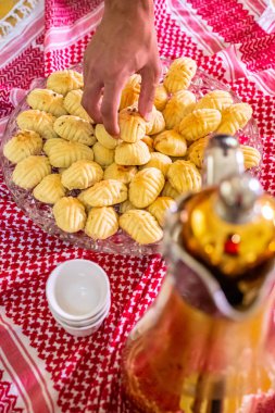 Bayram tatlısı ve kahve