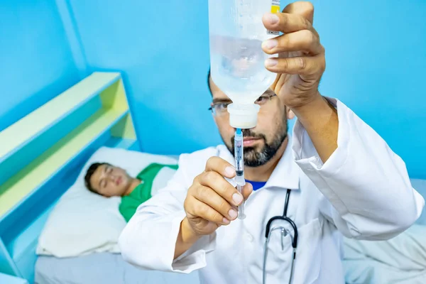 Médico Agulha Enchimento Para Dar Paciente — Fotografia de Stock