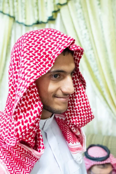 Muslim Man Wearing Scarf — Stock Photo, Image